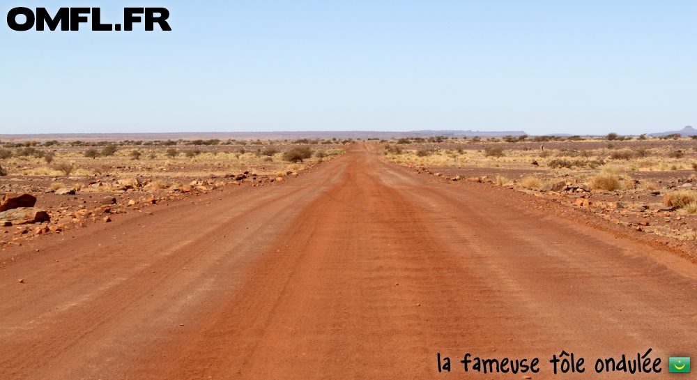 La tôle ondulée entre Atar et Chinguetti, Région de l'Adrar en Mauritanie