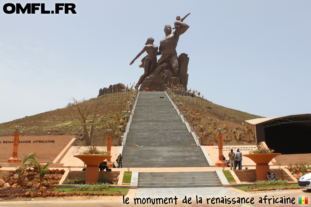 Panorama de la statue de la renaissance africaine