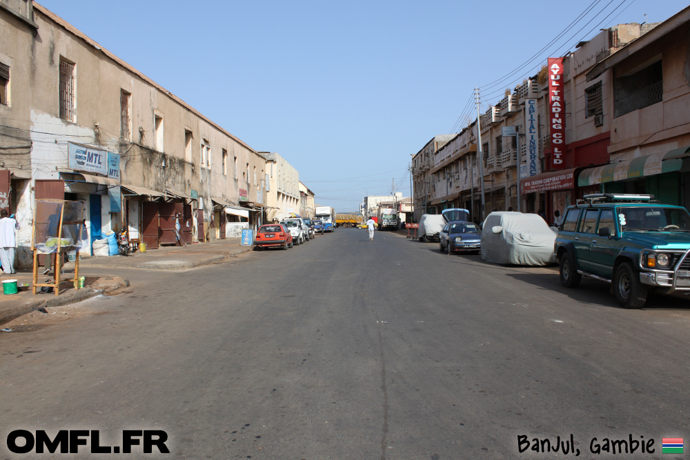 Une rue de Banjul capitale gambienne