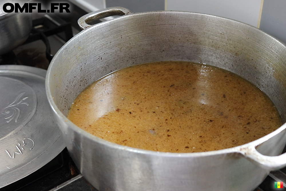 Le bouillon pour cuir le riz du thieboudienne