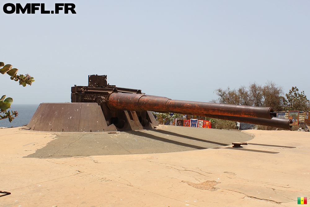 Un enorme canon sur l'ile de Gorée