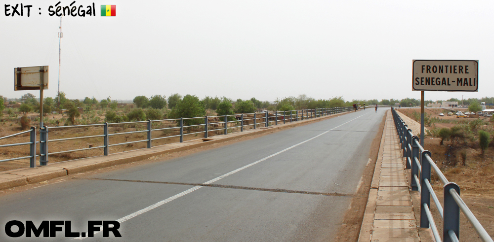 Panneau indiquant la frontière entre le Sénégal et le Mali