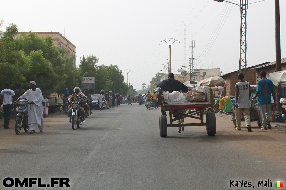 Une rue de Kayes au Mali