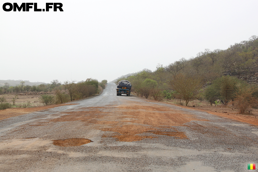 La route est éclatée entre Kayes et Bamako