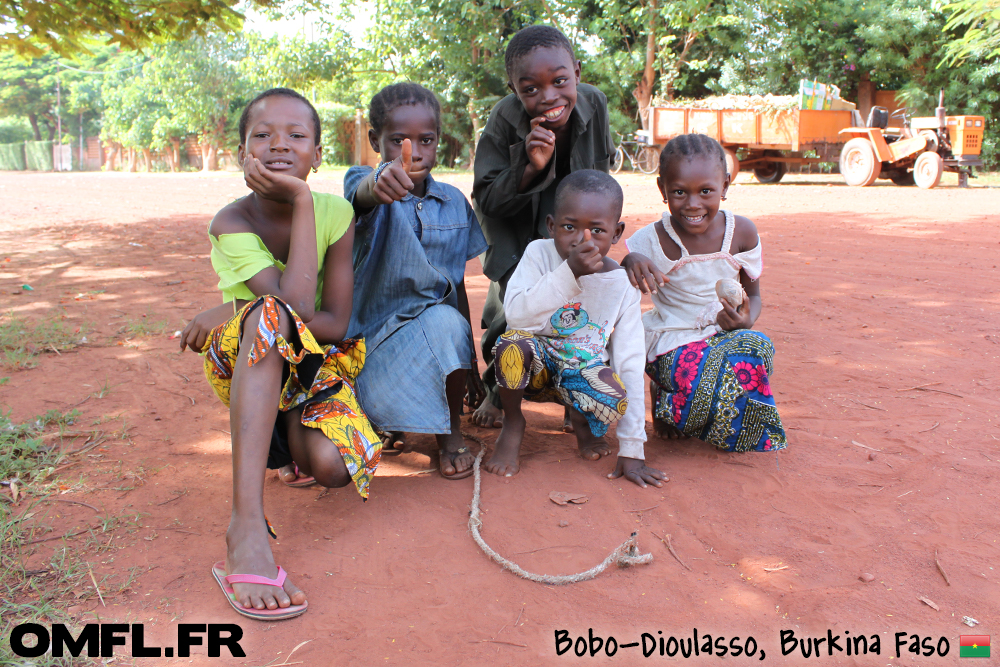 Une bande d'enfants à Bobo-Dioulasso
